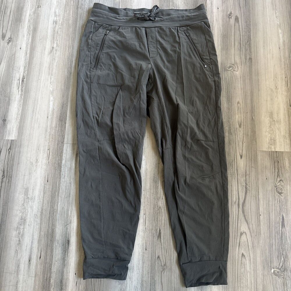 Athleta Gray Trekkie North Pull on Draw String Elastic Waist Gropcore Jogger 8